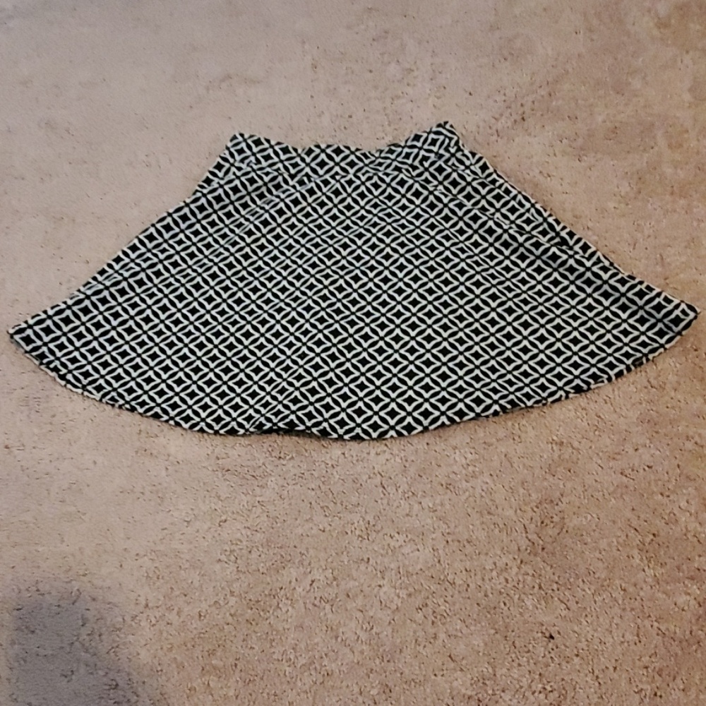Black and white printed skirt